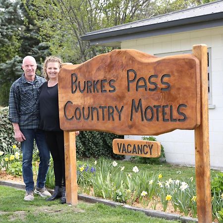 Burkes Pass Country Motels Exterior photo
