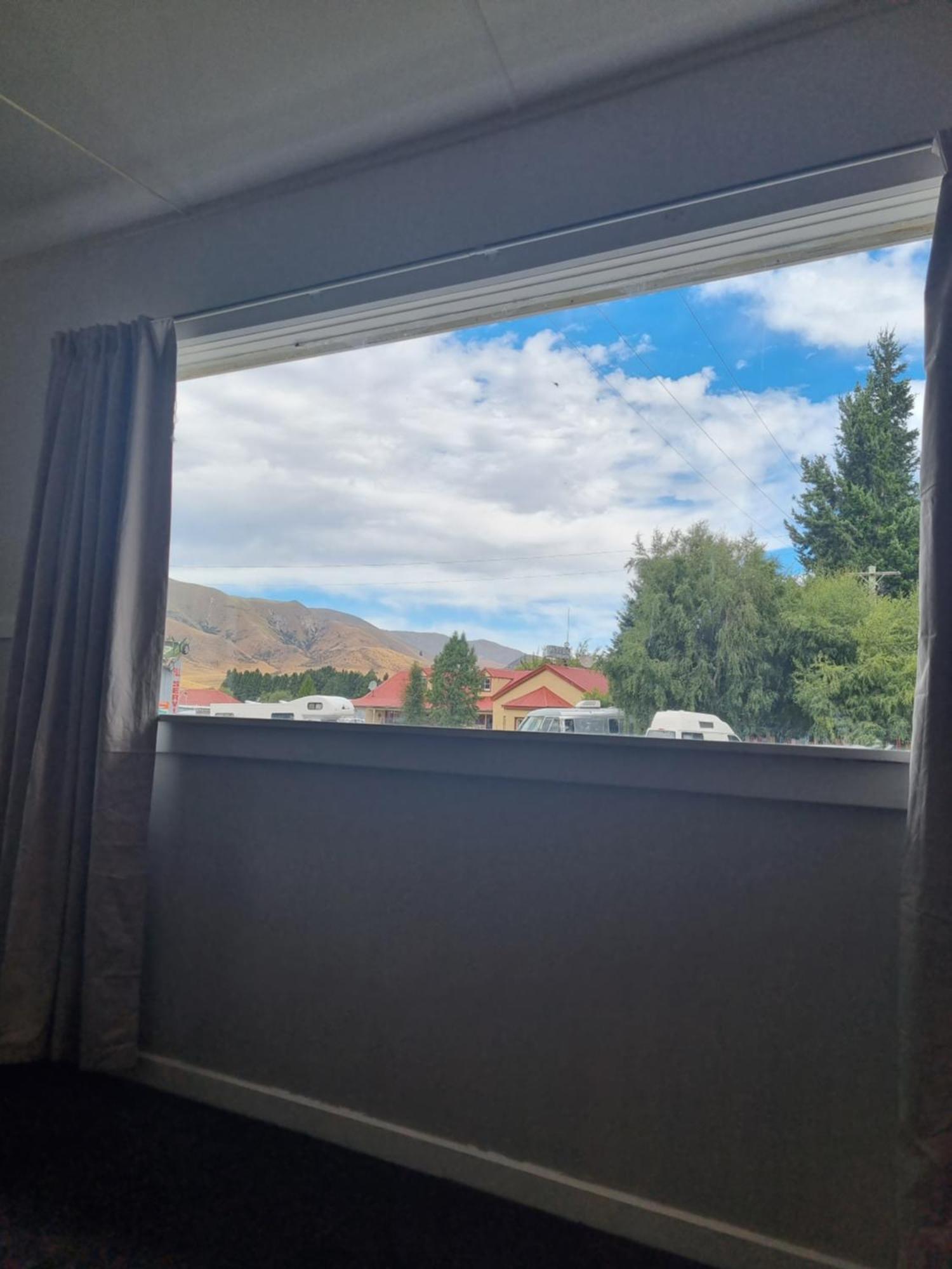 Burkes Pass Country Motels Exterior photo
