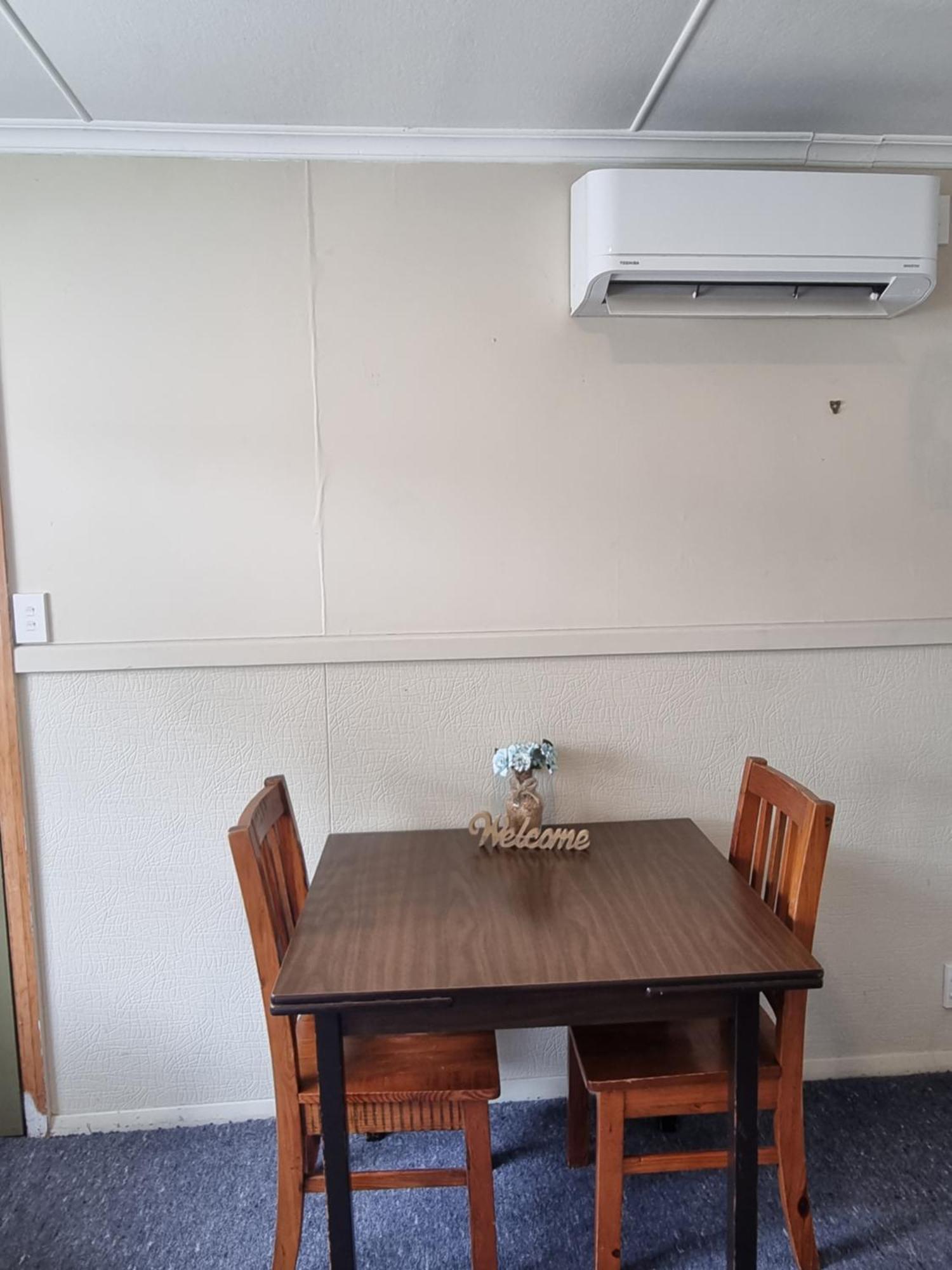Burkes Pass Country Motels Room photo