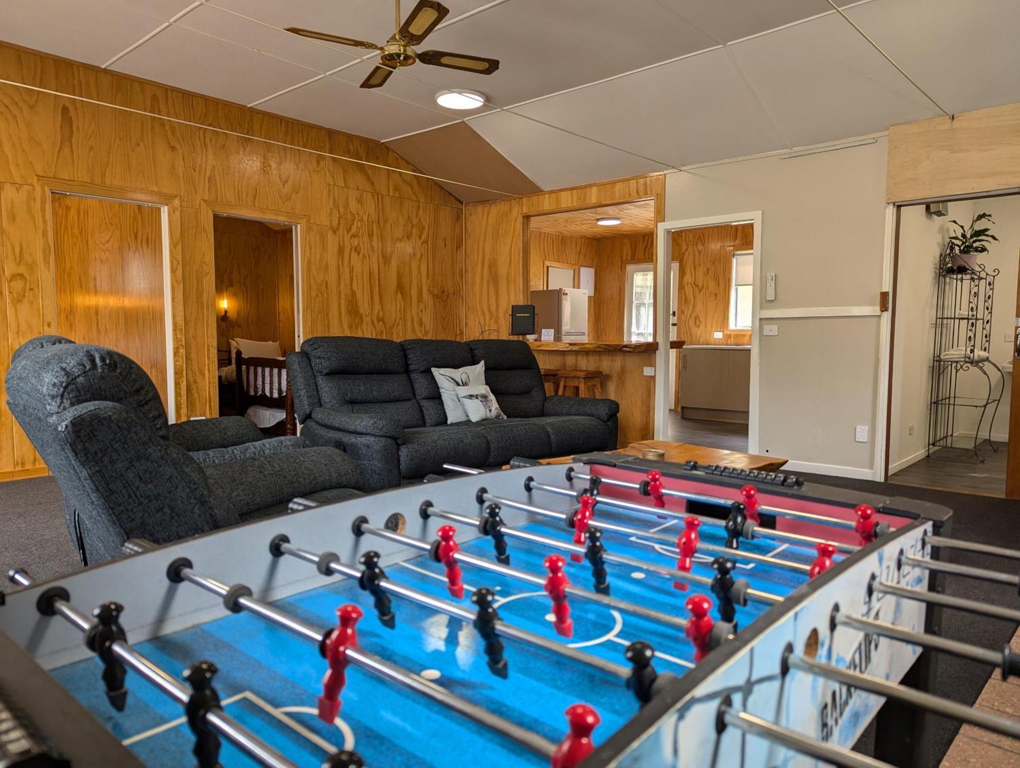 Burkes Pass Country Motels Exterior photo