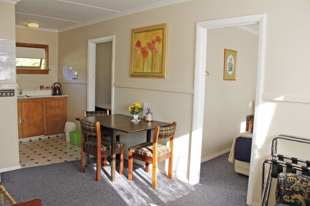 Burkes Pass Country Motels Exterior photo